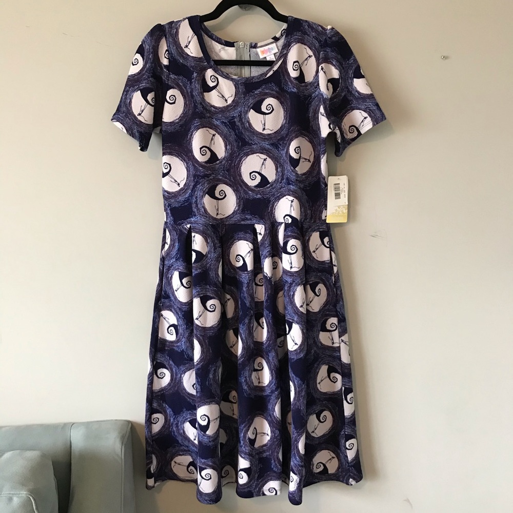 🌟HP🌟NWT LuLaRoe Disney Spiral Hill Amelia Dress